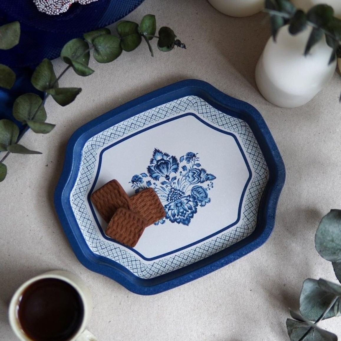 Curved wavy edge Tray 160x190 mm Azulejo-Inspired Blue & White Decorative Pattern