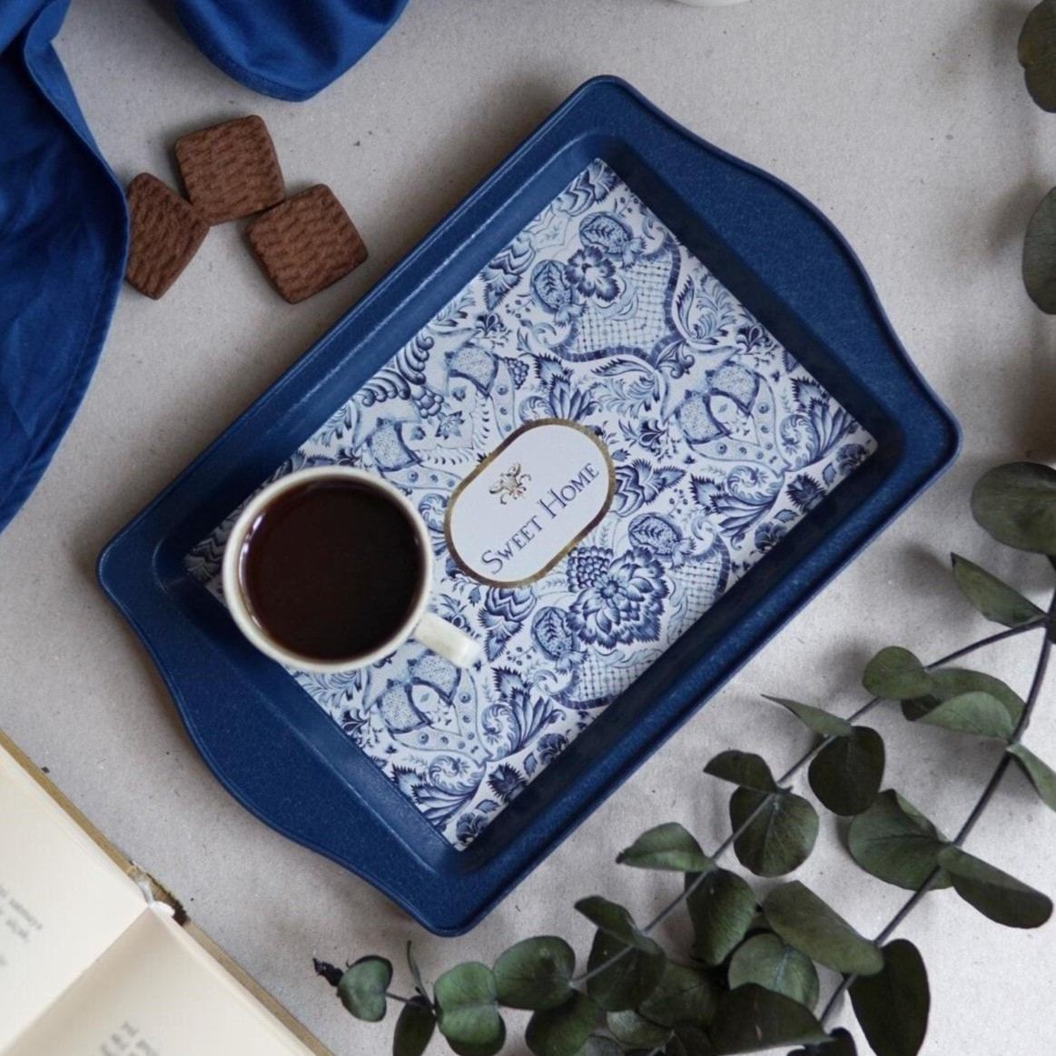 160 x 250 mm Rectangular Metal Tray Handle Azulejo-Inspired Blue & White Decorative Pattern