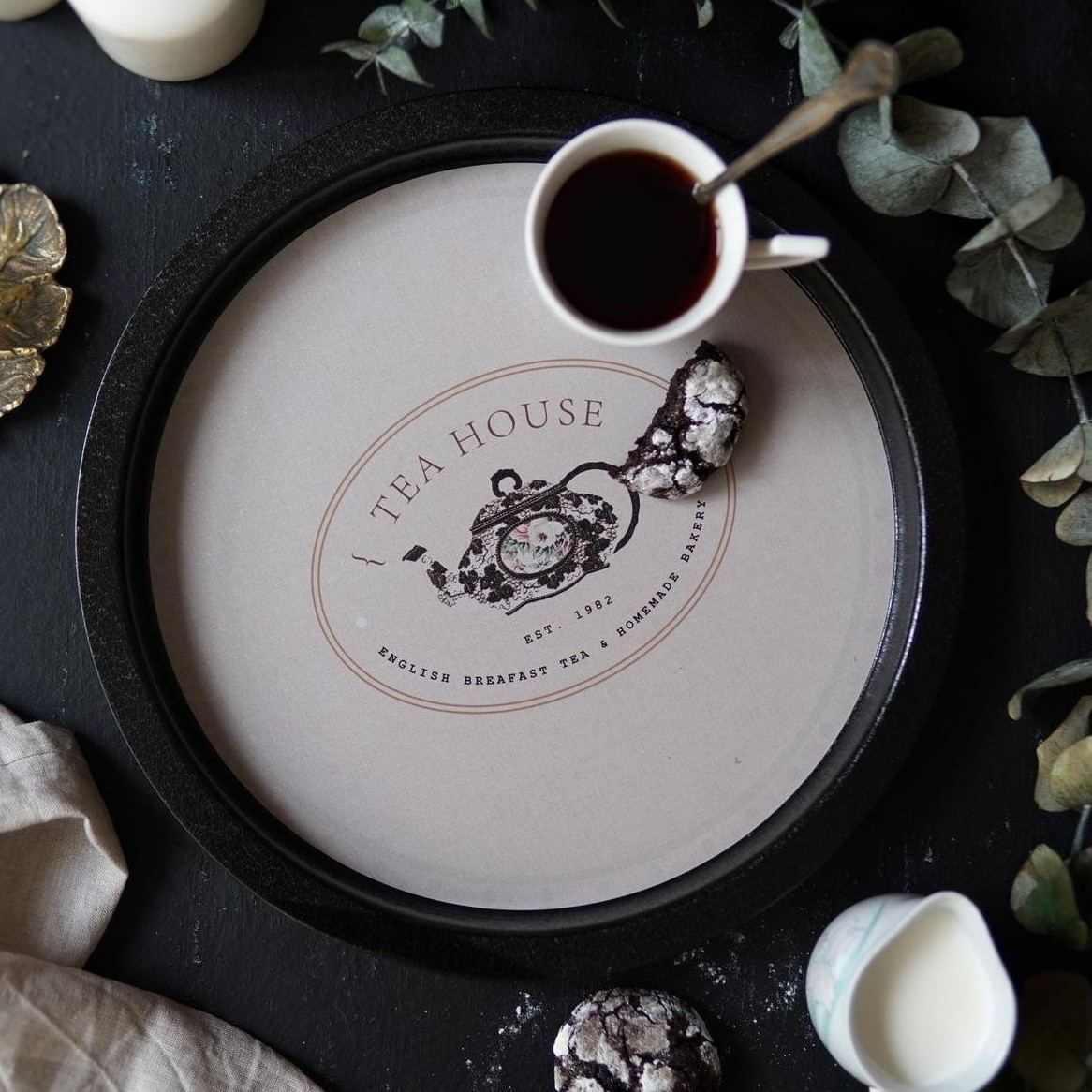 Ø315 mm Round Metal Tray  Vintage Café-Inspired Linen Texture Design
