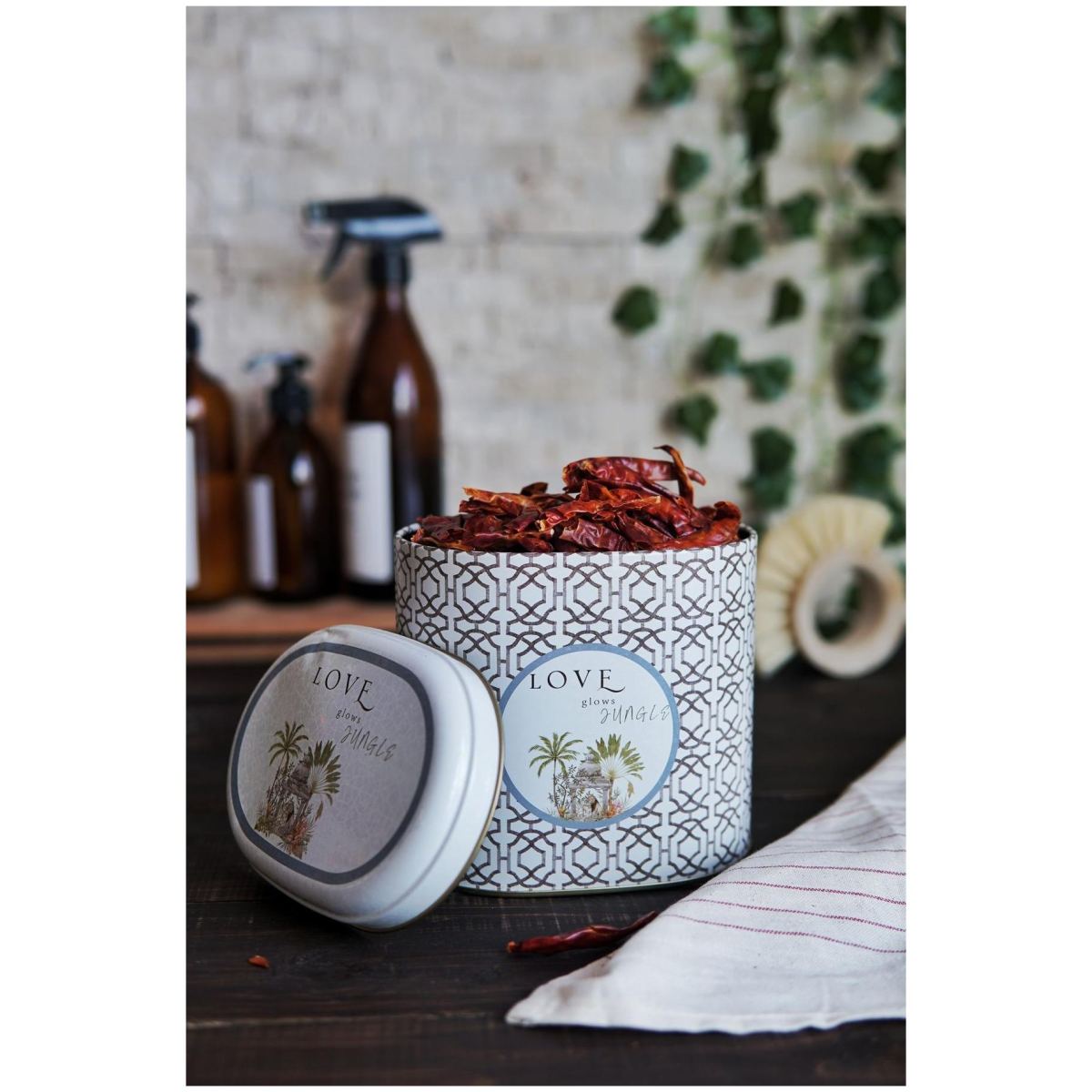 Oval Metal Tin – 140 x 120 x 130 mm (1.4L)  Tropical Jungle – A Lush Paradise of Nature &amp; Wildlife