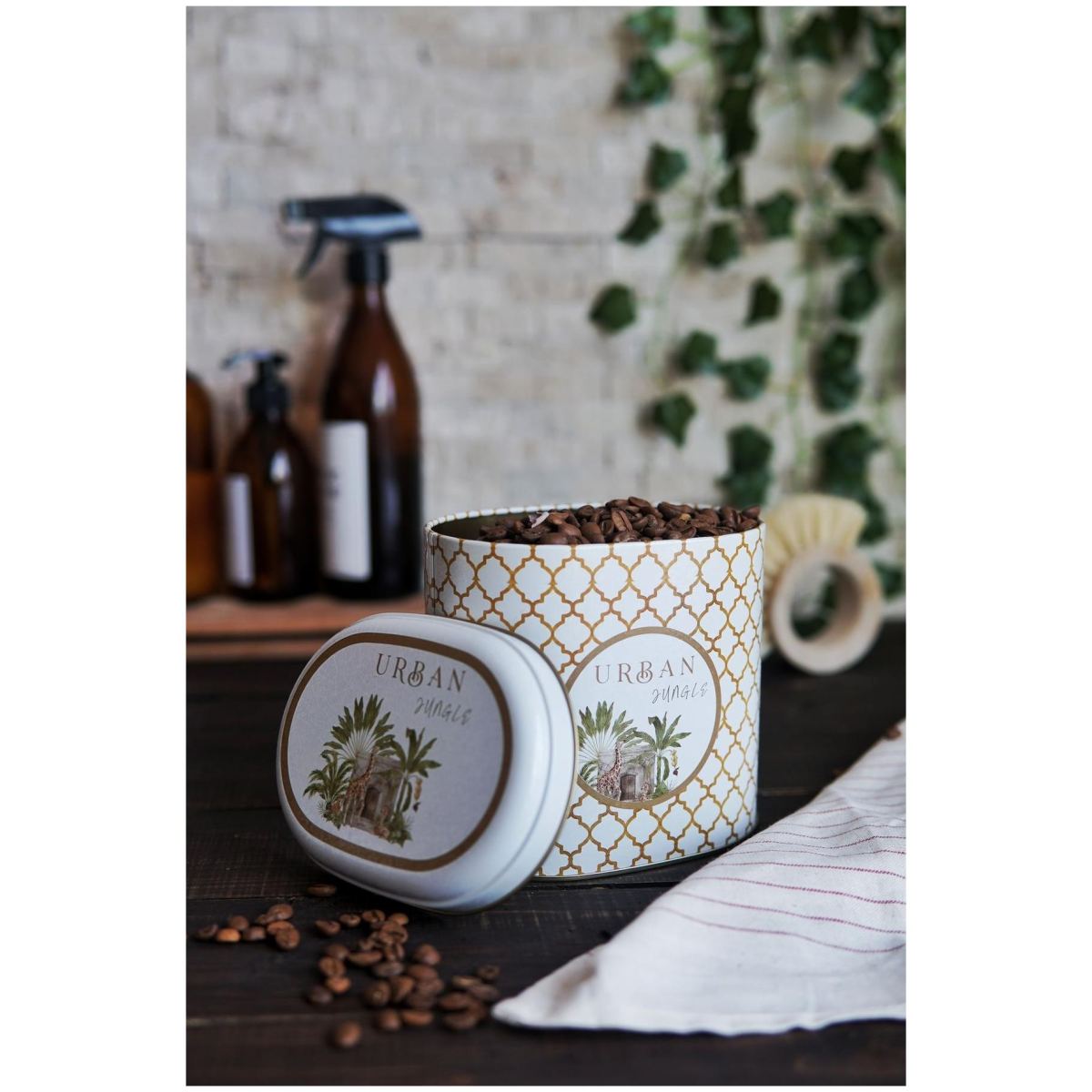 Oval Metal Tin – 140 x 120 x 130 mm (1.4L) Tropical Jungle – A Lush Paradise of Nature & Wildlife