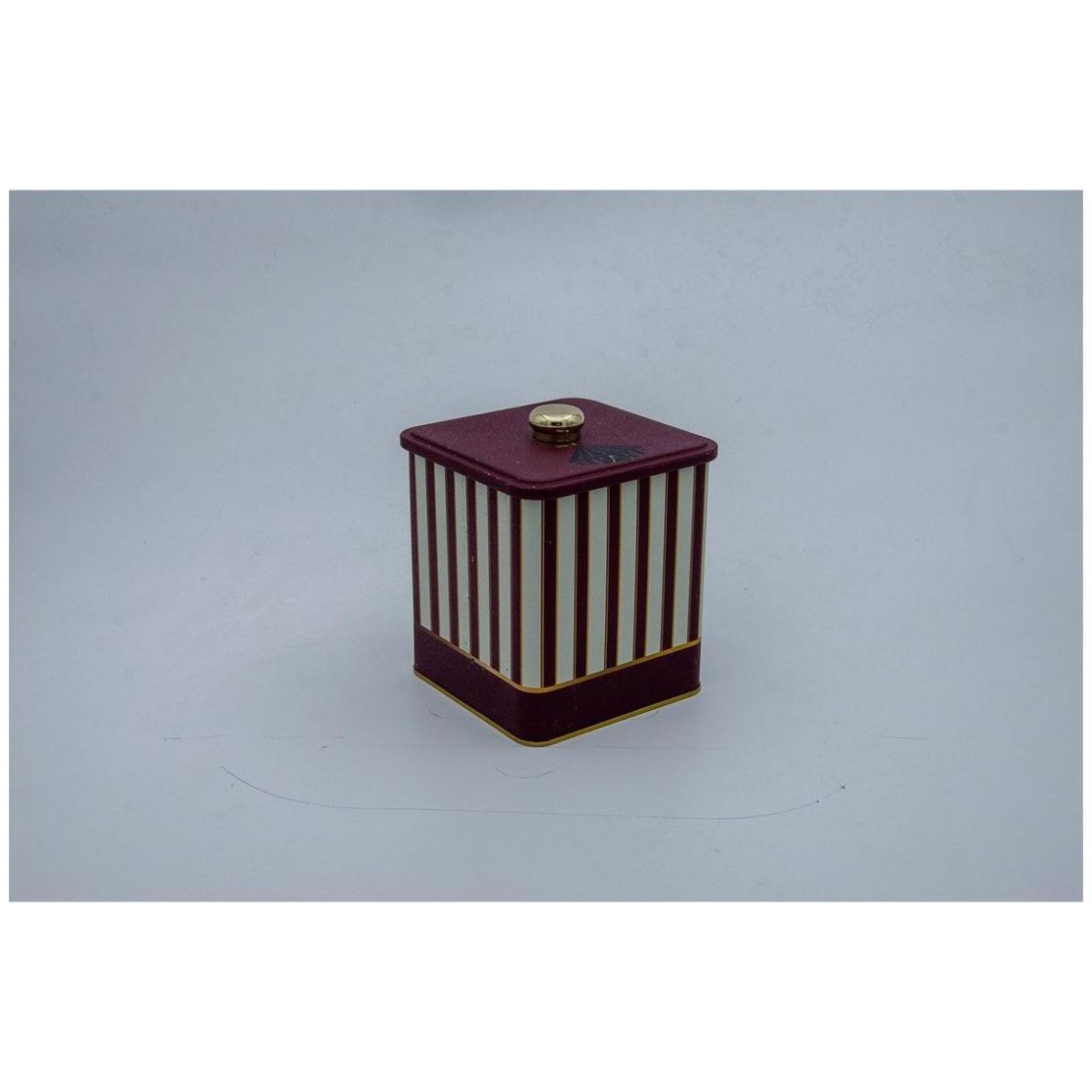 120x120x137 mm Metal Square Box with Knob Handle 1.8L Vintage Circus Elegance