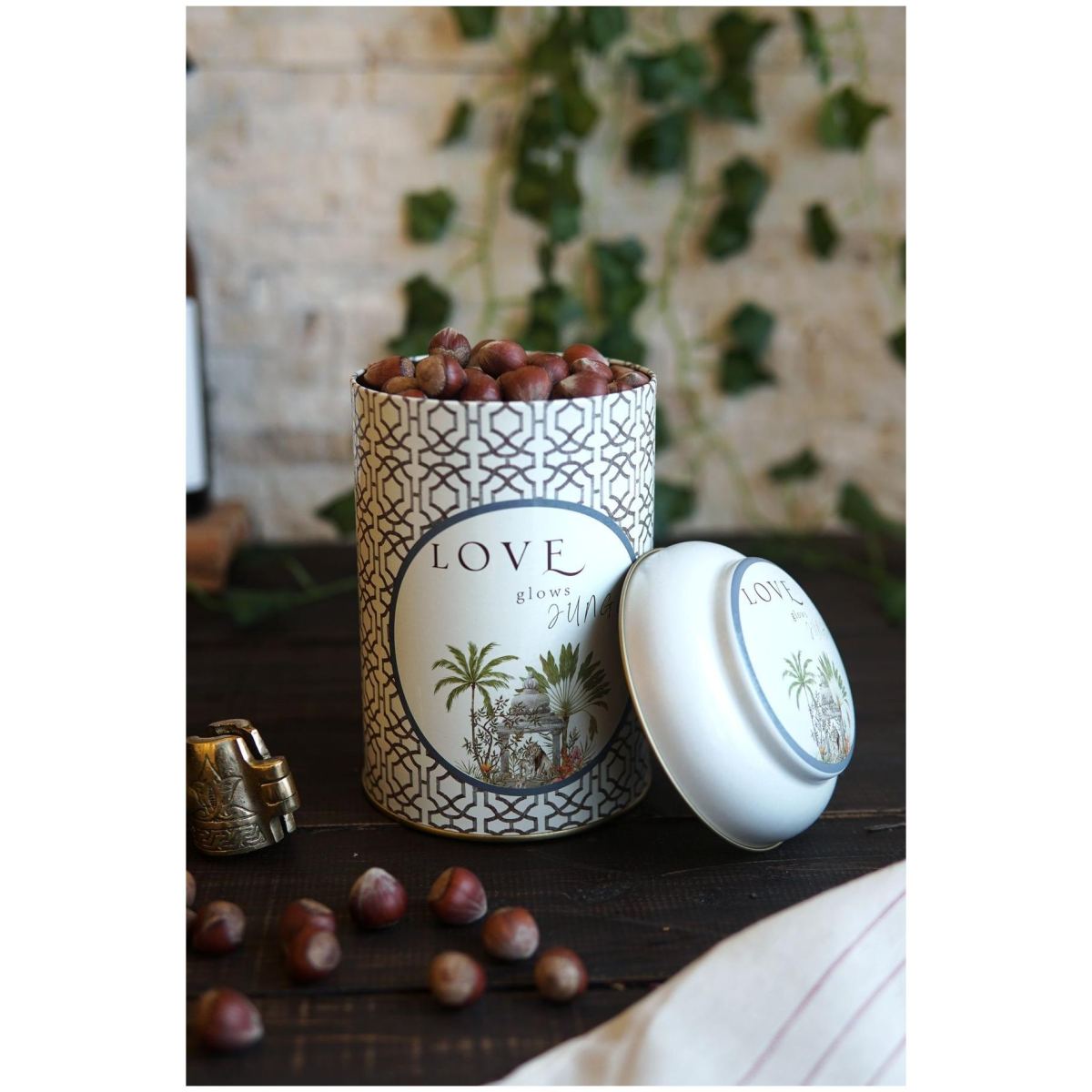 Ø105 x 150 mm Round Metal Tin – 1.2L with Dome Lid Tropical Jungle – A Lush Paradise of Nature & Wildlife