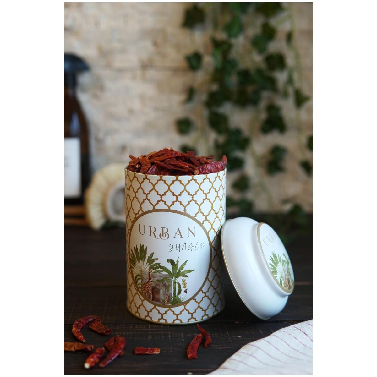 Ø105 x 150 mm Round Metal Tin – 1.2L with Dome Lid Tropical Jungle – A Lush Paradise of Nature & Wildlife