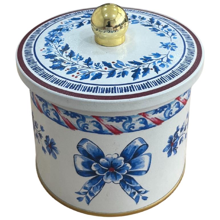 Ø120x107 mm Metal Canister Knob Handle Blue Nutcracker &amp; Festive Wreath Design – Classic Holiday Decor
