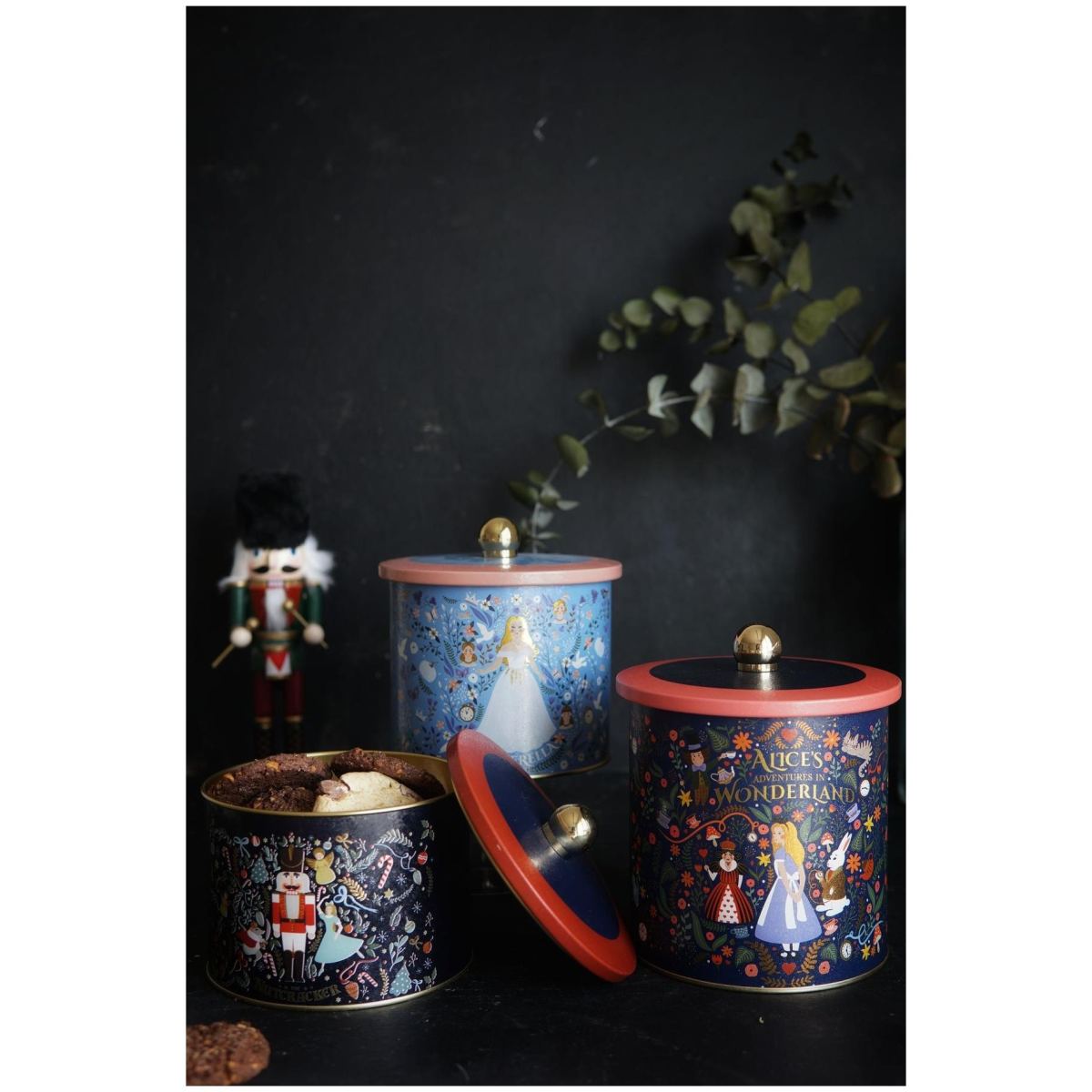 Round Metal Tin Canister Set Ø140 mm ( 3Pcs) Vintage Café-Inspired Linen Texture Design
Tales Design