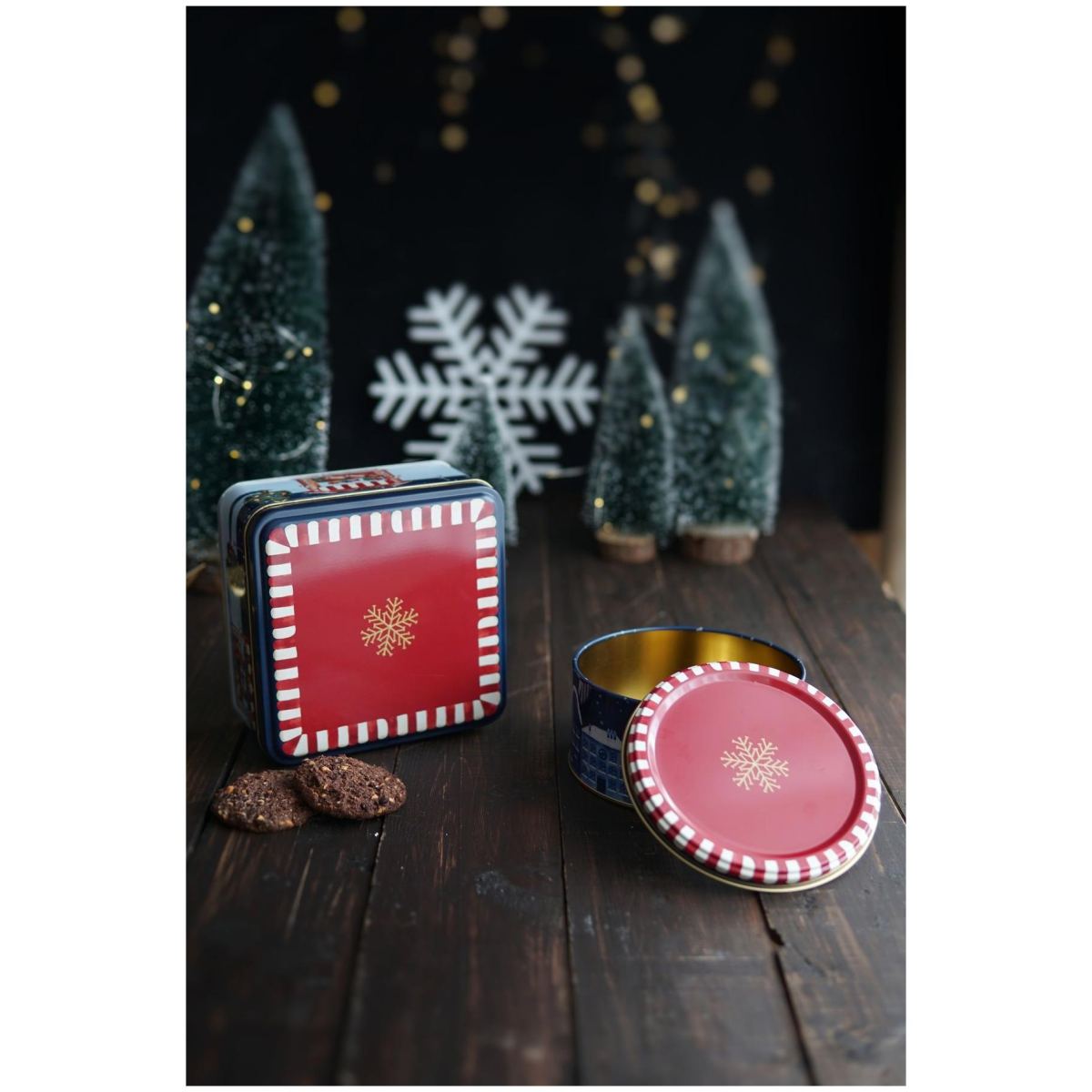 Round box Square box and Tray  ( Set of 3) for christmas  158x158x80 -Ø140x70 mm - Ø315mm Gold Snow Crystal  red background  Valentine And New Year Design
